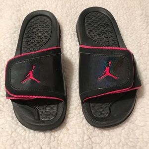 Jordan pink and black woman’s/kids slides
